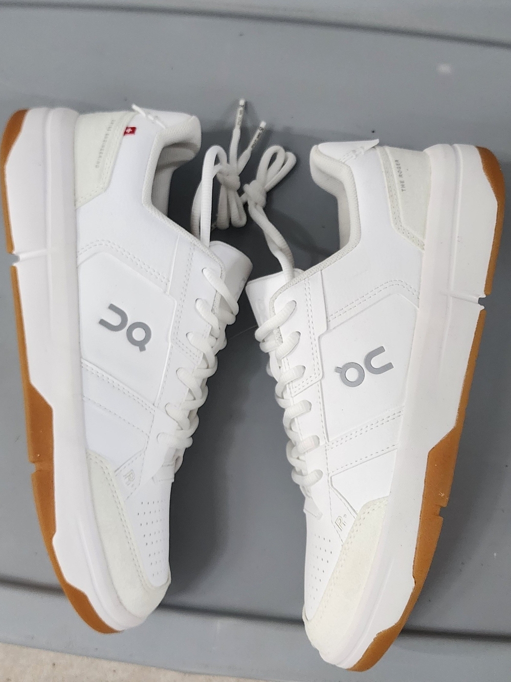 On The Roger Clubhouse White & Brown Athletic Sneakers US 8